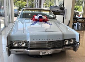 Lyndon Johnson Bow on car